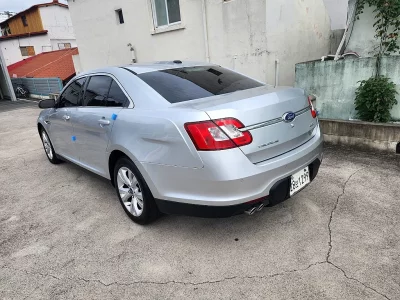Ford TAURUS