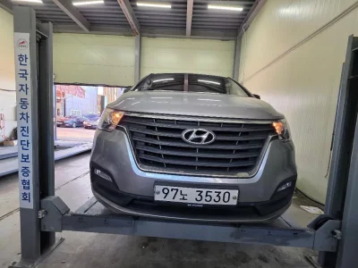 Hyundai Starex