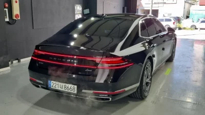 Genesis G90
