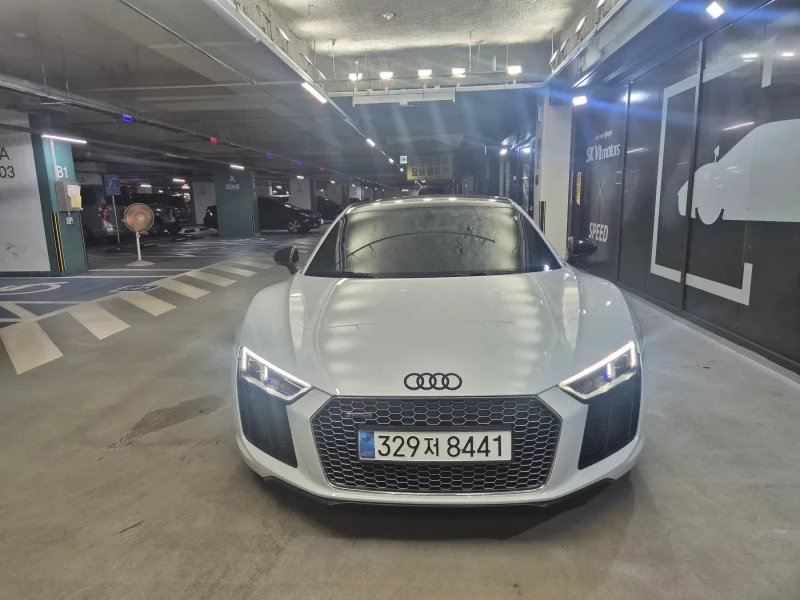 Audi R8