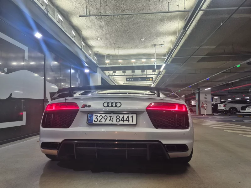 Audi R8