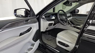 Jeep CHEROKEE