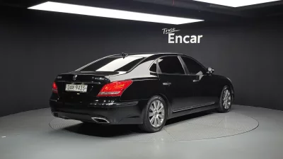 Hyundai Equus