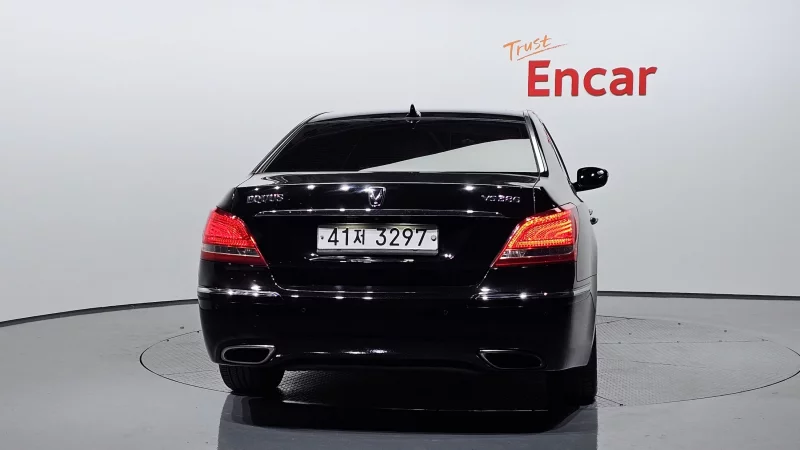 Hyundai Equus