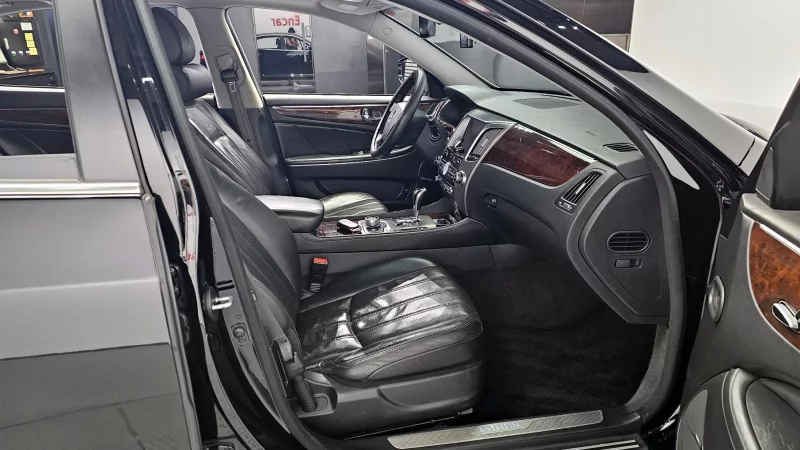 Hyundai Equus