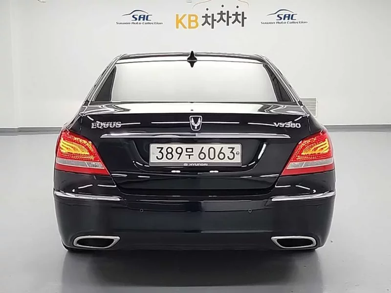 Hyundai Equus