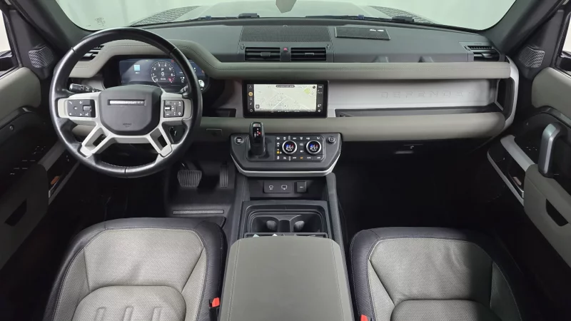 Land Rover DEFENDER