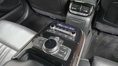 Genesis EQ900