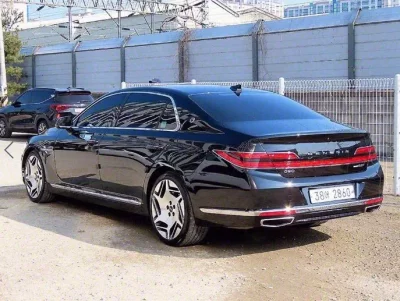 Genesis G90