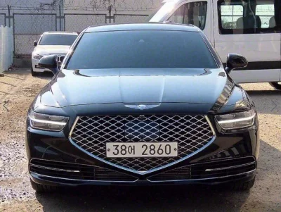 Genesis G90