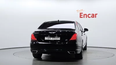 Genesis EQ900