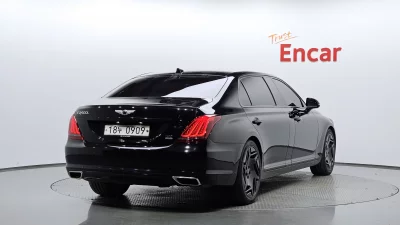 Genesis EQ900