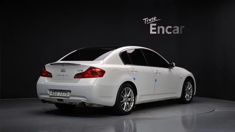 Infiniti G
