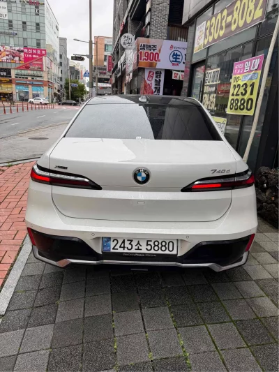 BMW 7-Series
