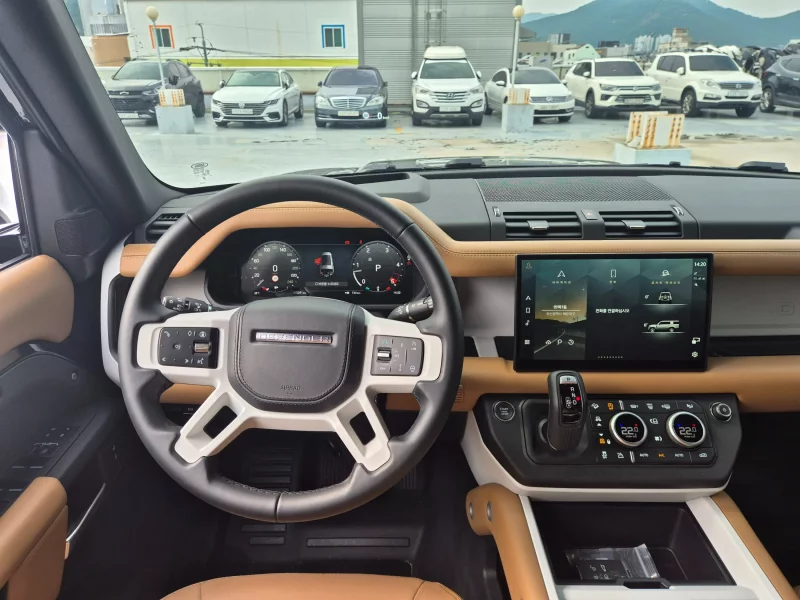 Land Rover DEFENDER