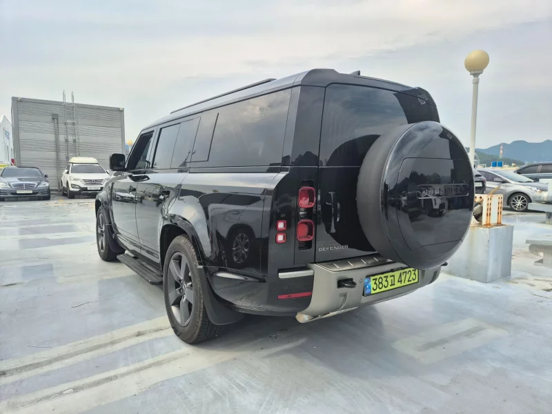 Land Rover DEFENDER