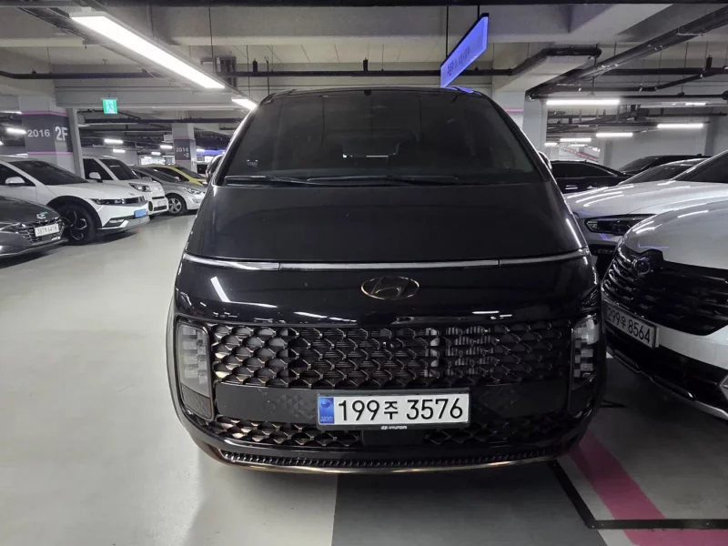 Hyundai Staria