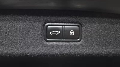 Genesis EQ900