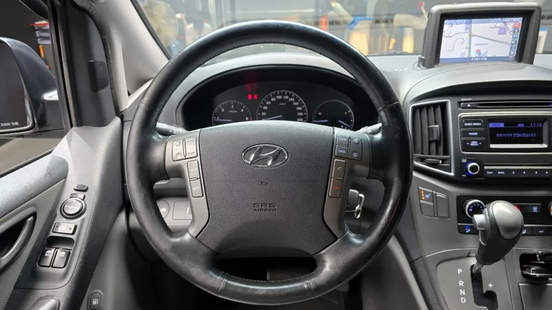 Hyundai Starex