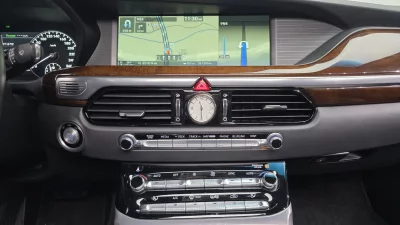 Genesis EQ900