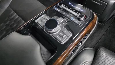 Genesis EQ900