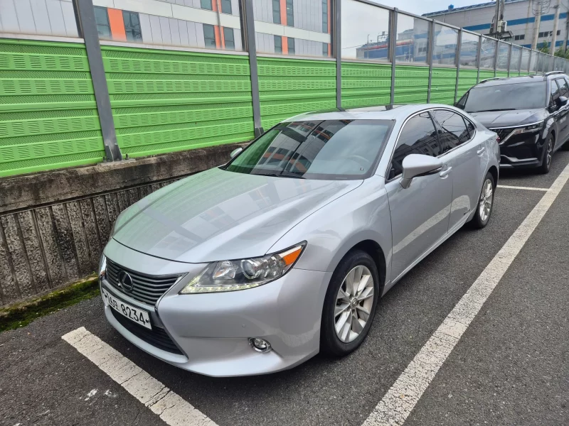 Lexus ES
