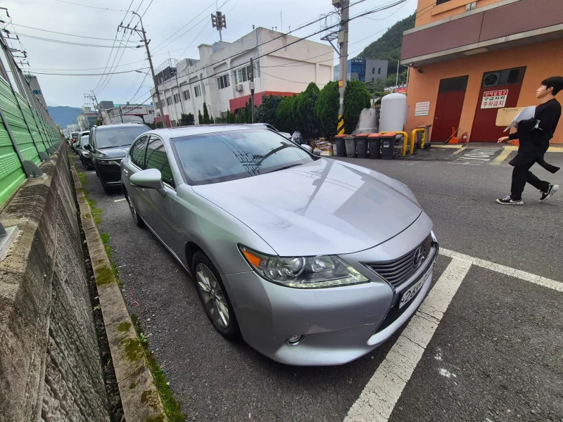 Lexus ES