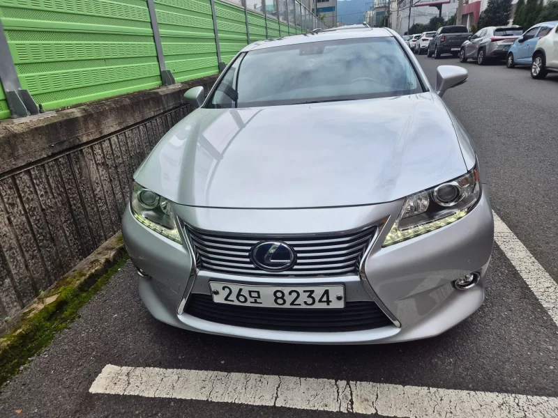 Lexus ES