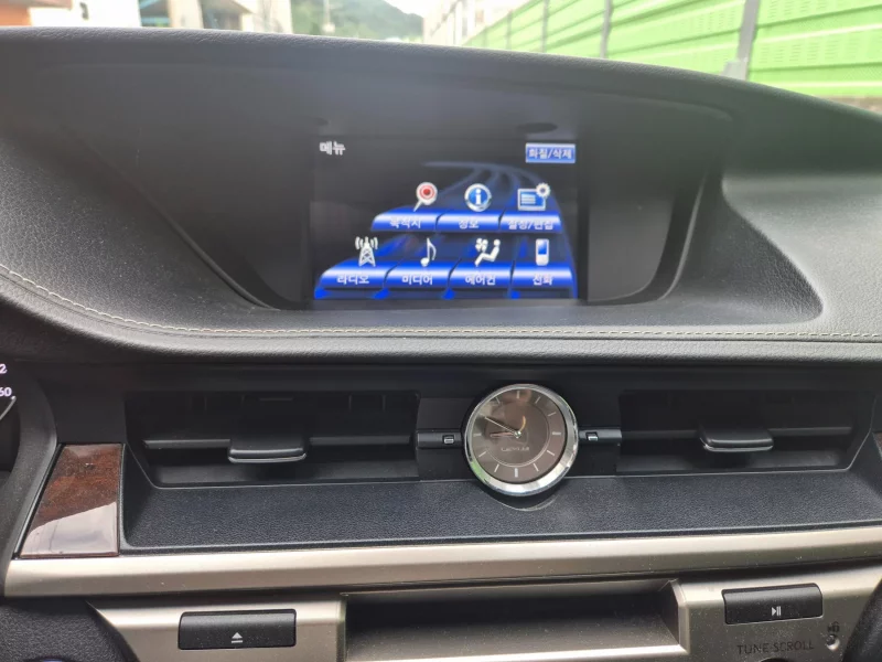 Lexus ES