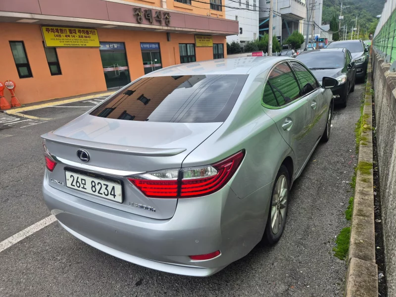 Lexus ES