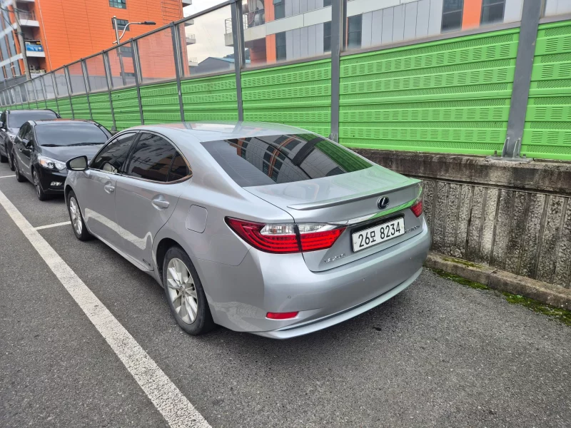 Lexus ES