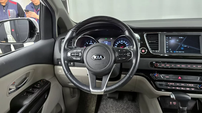 Kia Carnival