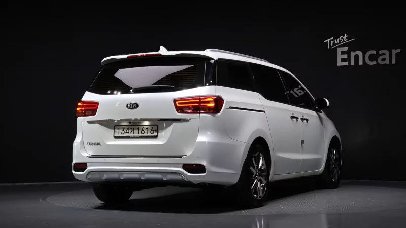 Kia Carnival