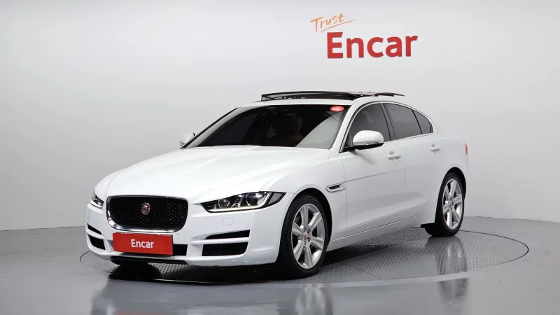 Jaguar XE