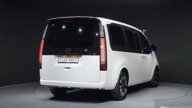 Hyundai Staria