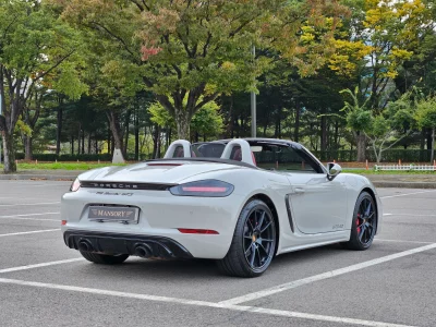 Porsche 718