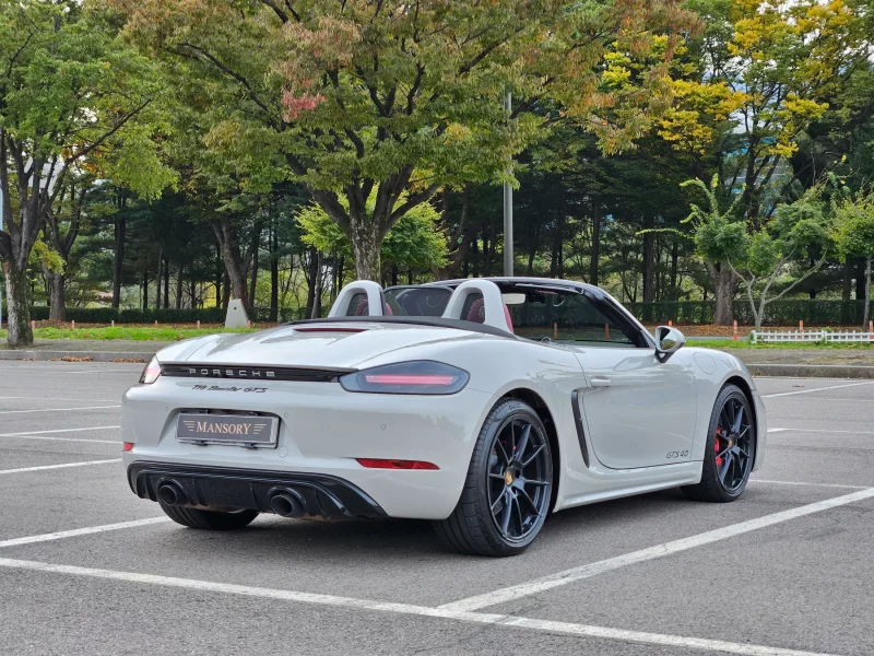 Porsche 718