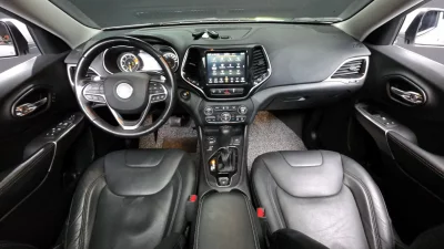 Jeep CHEROKEE