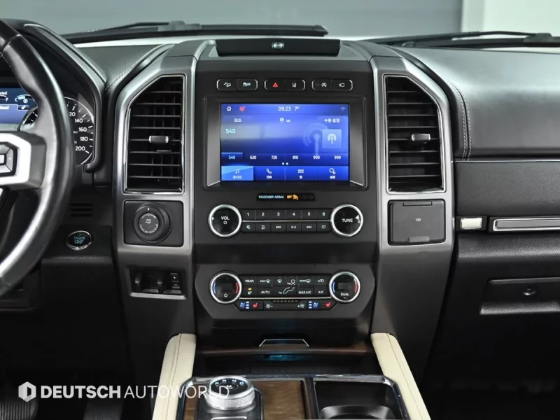 Ford EXPEDITION
