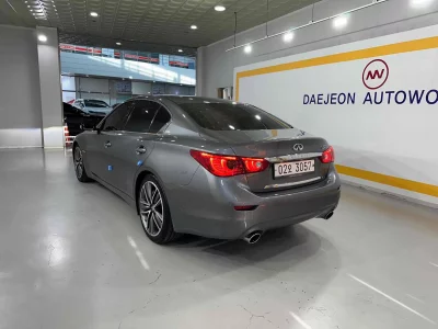 Infiniti Q50