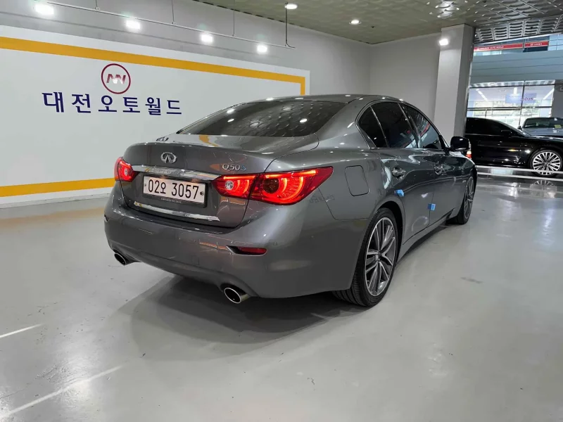 Infiniti Q50