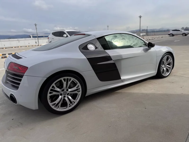 Audi R8