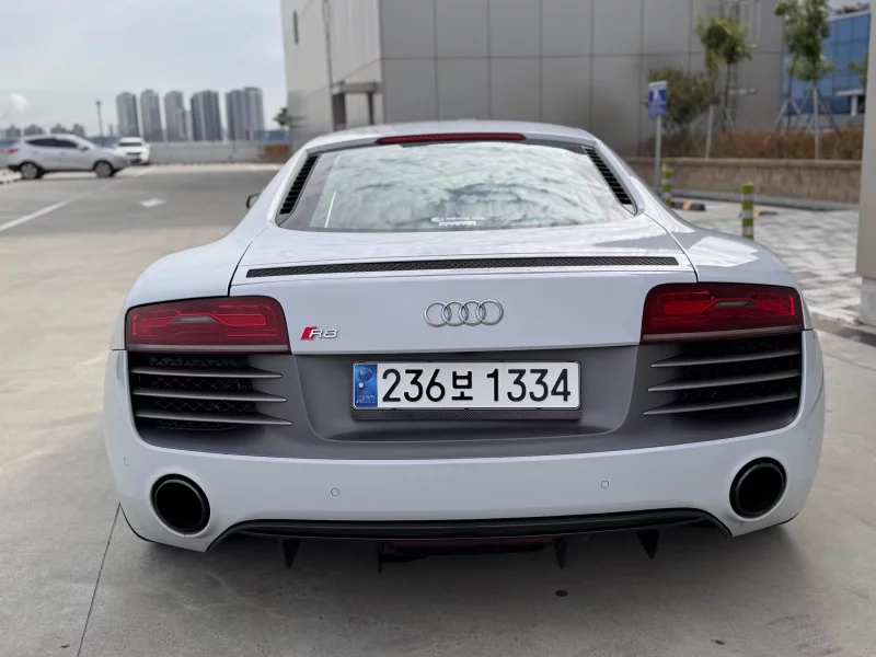 Audi R8