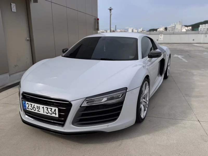 Audi R8