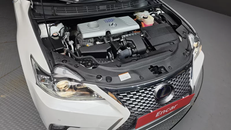 Lexus CT200h