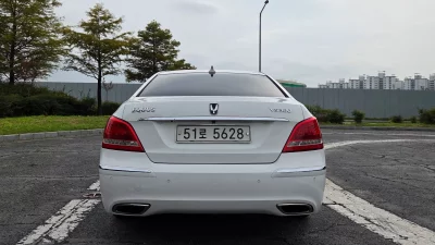 Hyundai Equus