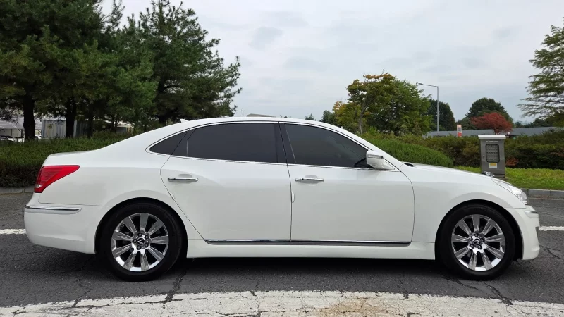 Hyundai Equus