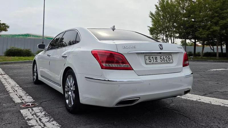 Hyundai Equus