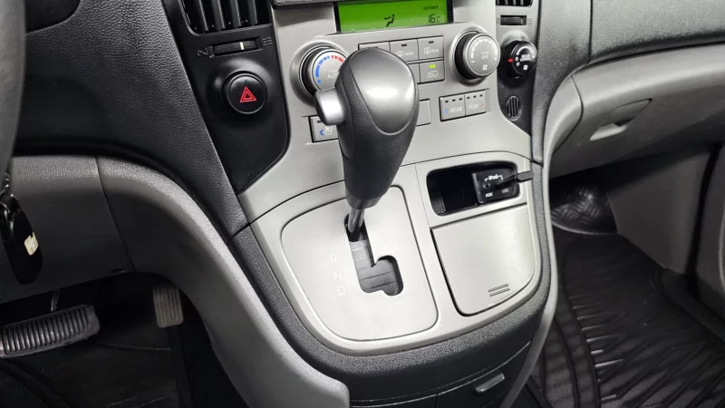 Hyundai Grand Starex