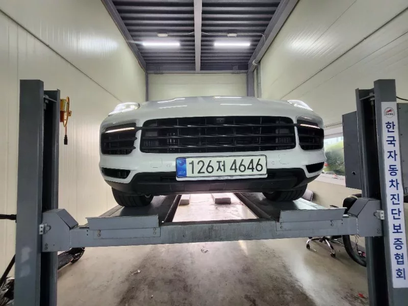 Porsche CAYENNE